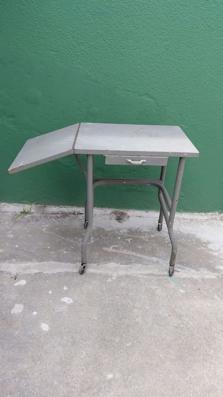 Mesa Plegable Antigua para Máquina de Escribir con Cajón - imagen 1