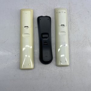 Lote de 3 Controles Remotos para TV: 2 Panavox y 1 Universal - imagen 2
