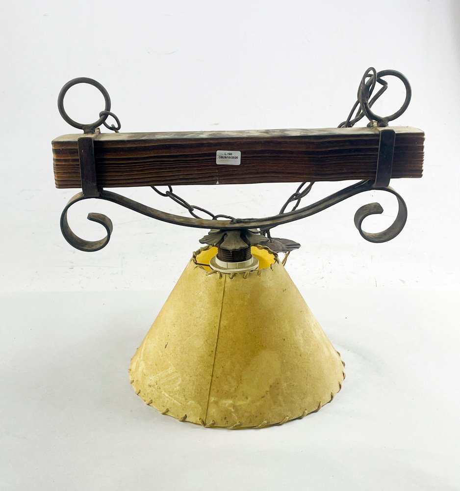 Colgante Rústico de Madera y Hierro con Pantalla Amarilla