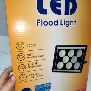Foco LED Eléctrico para Exterior 400W, Nuevo en Caja - imagen 4