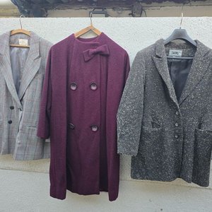 Lote siguiente: Conjunto de 3 Sacones de Dama Talle L