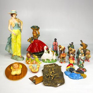 Lote anterior: Lote de Figuras Decorativas en Yeso Variadas