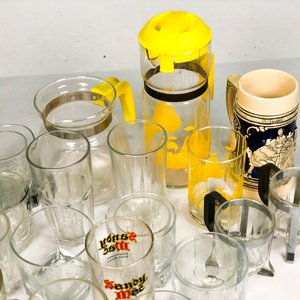 Lote de Vasos, Tazas y Jarras de Vidrio y Porcelana - imagen 4