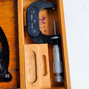 Juego de Micrómetros y Transportador de Ángulos en Estuche - imagen 3