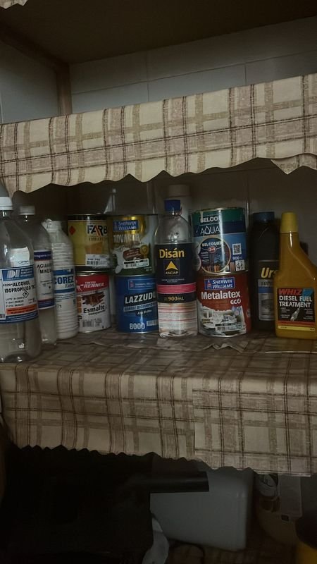 Lote de pinturas y productos de limpieza - imagen 5