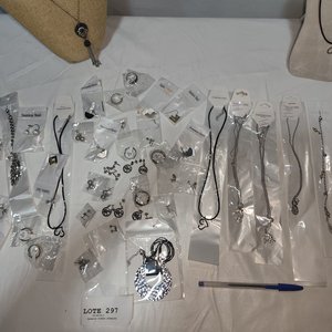 Lote de 50 Piezas de Joyería Nueva en Acero Quirúrgico: Collares, Aros y Pulseras - imagen 3