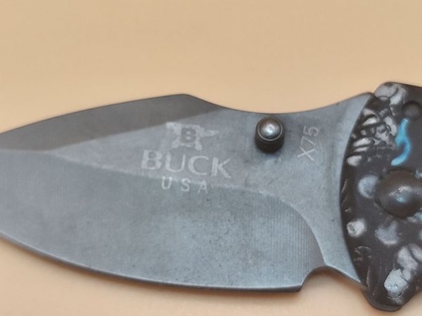 Navaja Buck de alta calidad con diseño de esqueleto - imagen 2