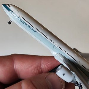 Maqueta Avión Airbus A340-600 Cathay Pacific Escala 1/500 con Base - imagen 3