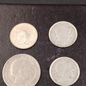 Lote siguiente: Lote de 4 Monedas Uruguayas Antiguas
