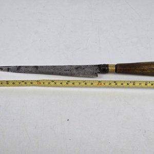 Antiguo Cuchillo de Caza con Hoja Al Filo y Mango de Madera - imagen 8