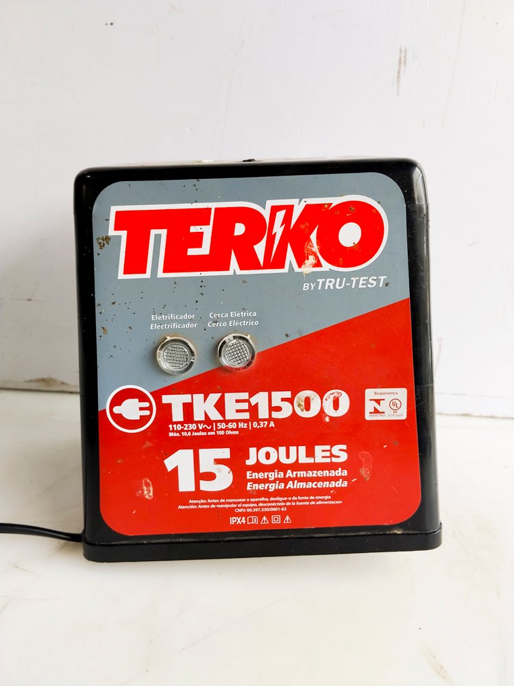 Electrificador para ganado ( 15 Joules ) Prende luz
