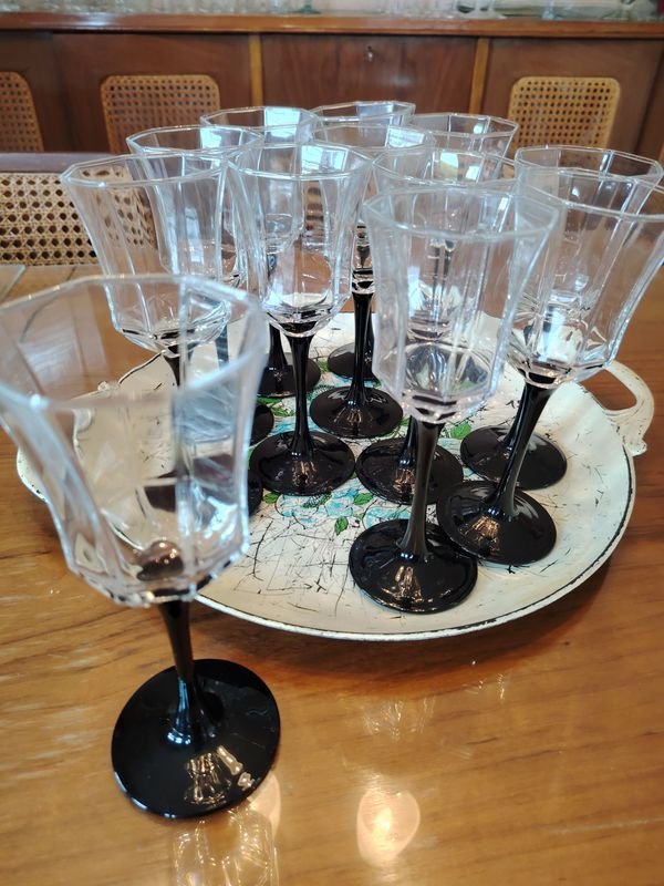 Juego de 10 Copas Octogonales con Base Negra y Bandeja - imagen 1
