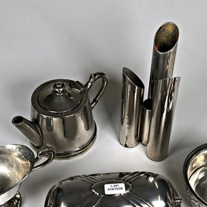Lote de 9 Piezas de Metal Plateado: Cafetera, Jarros, Cenicero y Más - imagen 5