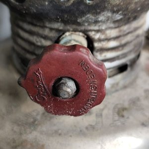 Farol de Petróleo Antiguo Grande con Detalles de Óxido - imagen 5