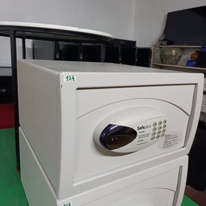 Lote siguiente: Cofre de Seguridad Digital Safeplace con Puerta Metálica Reforzada