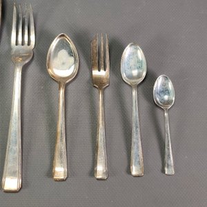 Juego de 148 Piezas Cubiertos Ingleses Art Decó de Alpaca Bañada en Plata - imagen 14