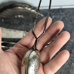 Set de 5 Utensilios de Metal con Grabados Estilo Antiguo - imagen 8