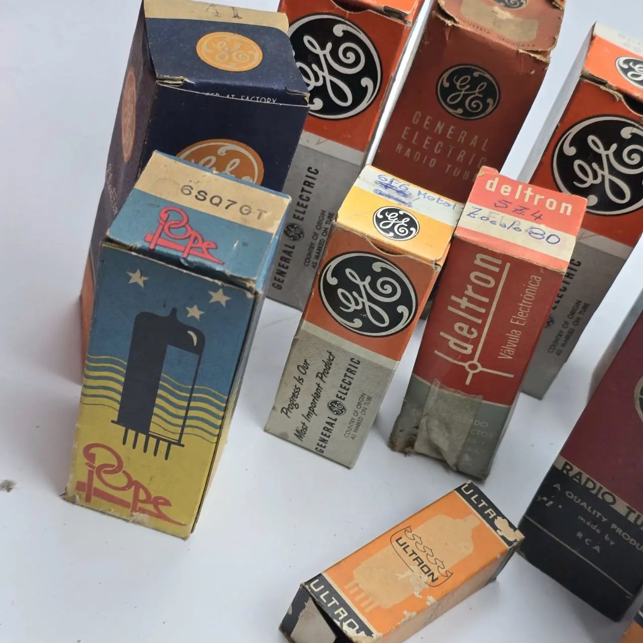 Item lote-27-valvulas-varias-x12 - Image 1