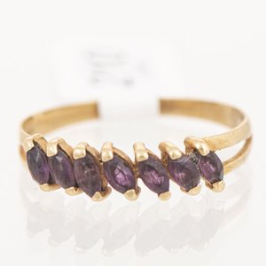 Lote siguiente: Anillo Medio Sin Fin de Oro 18k con Amatistas Talla 17.5 mm