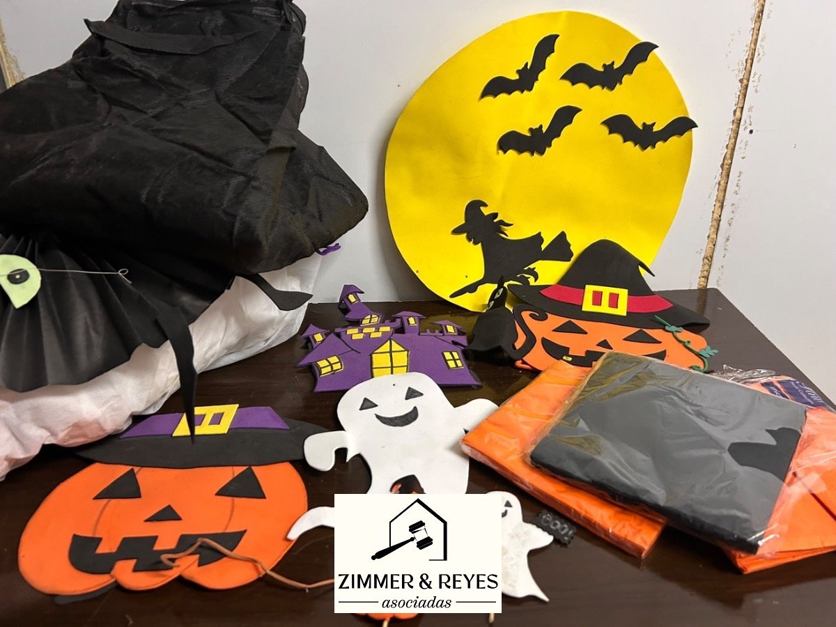 Decoración de Halloween: Calabazas, Fantasmas, Brujas y Murciélagos