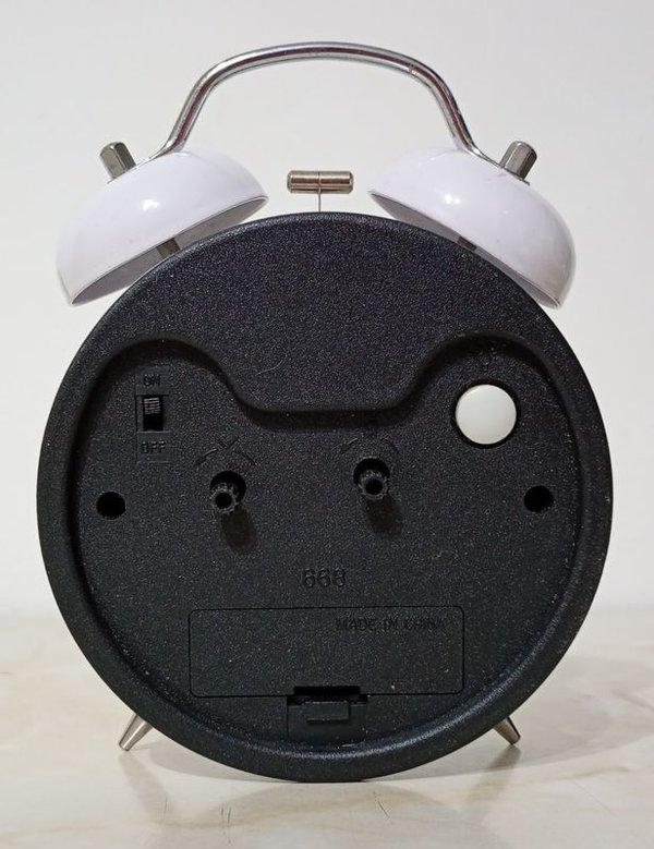 Reloj despertador moderno de diseño a pila - imagen 2
