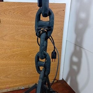 Lámpara de Pie Artesanal con Cadena de Barco Negra - imagen 3
