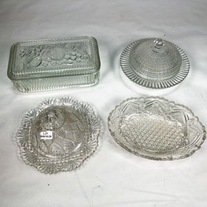 Lote anterior: Centro de mesa con tapa y mantequeras de cristal tallado