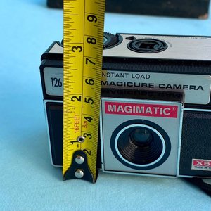 Antigua cámara de fotos americana con muy poco uso o sin uso en su caja original . X50 Magimatic. Complete Magicube outfit. Made in usa by Imperial Camera Corp. under eastman Kodak Corp.  10 cm x  cm. - imagen 10