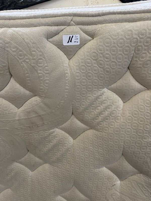 Colchón King Koil de 2 Plazas con Pillow Top - imagen 1