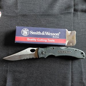 Lote anterior: Navaja Smith & Wesson de Colección