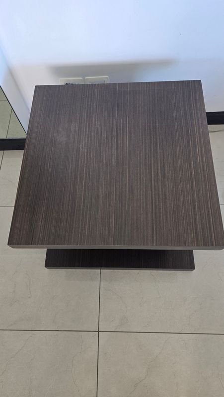 Mesa baja de madera enchapada wengue - imagen 3