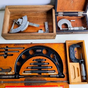 Lote siguiente: Juego de Micrómetros y Transportador de Ángulos en Estuche