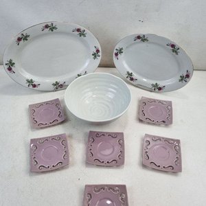 Set de 9 Piezas de Vajilla: Fuentes Florales, Bowl Rayado y Platos Lila Calados - imagen 2