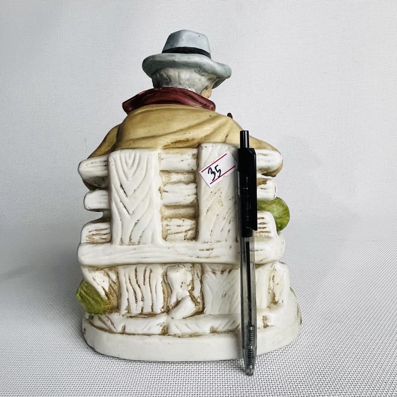 Figurita de flautista en porcelana pintada a mano - imagen 3