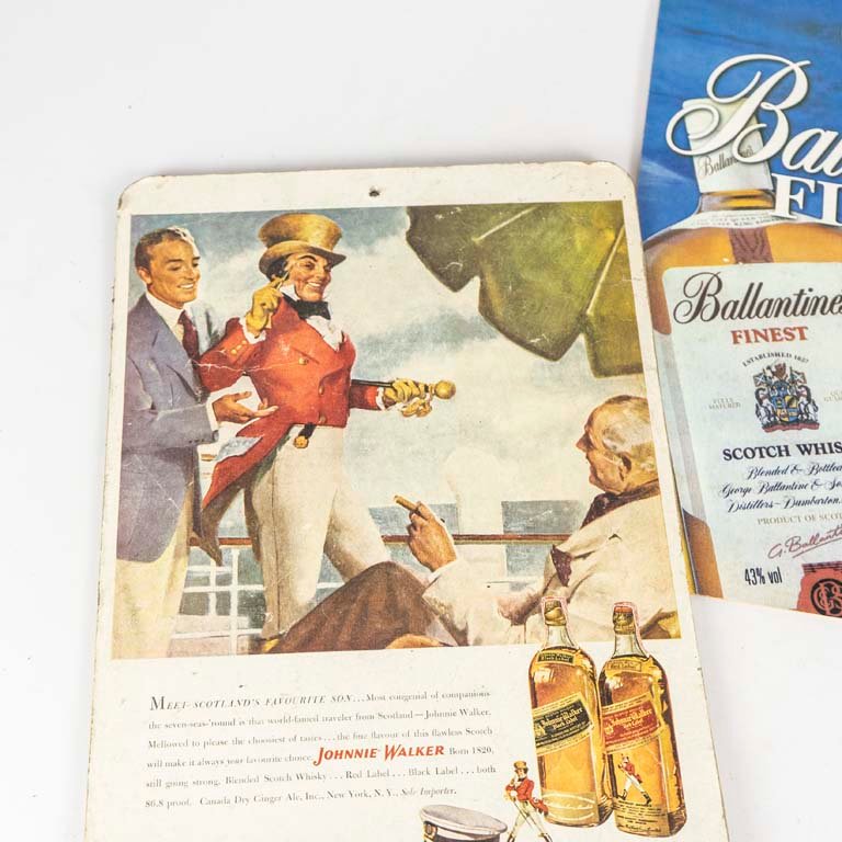 Dos carteles publicitarios de whisky Johnnie Walker y Ballantines - imagen 2