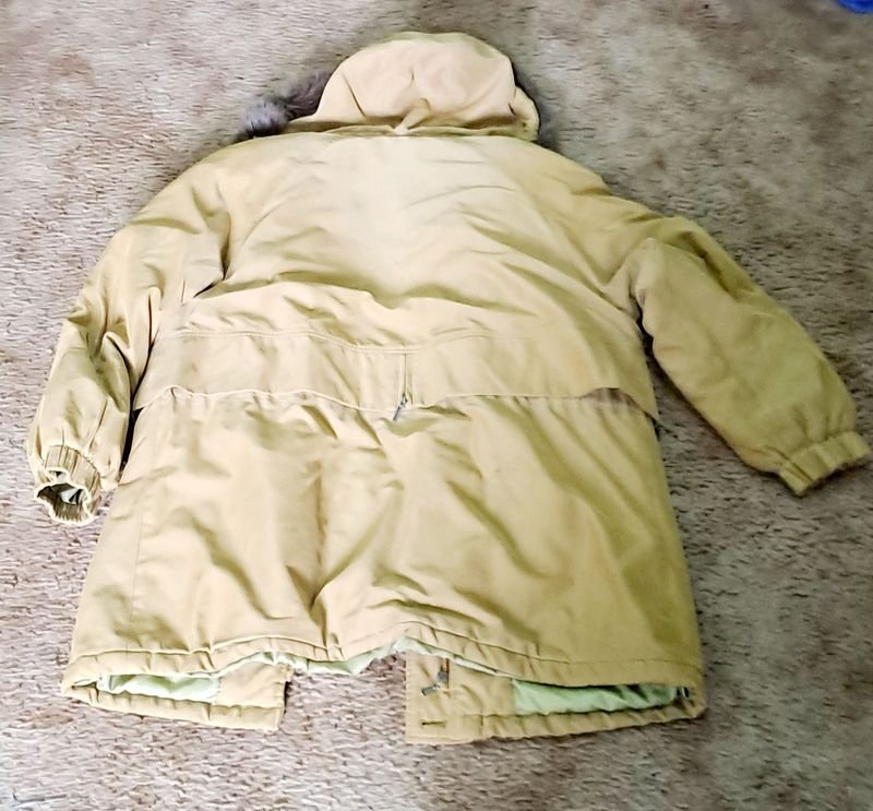 Campera estilo parka de buena calidad marca Opera Street - imagen 3