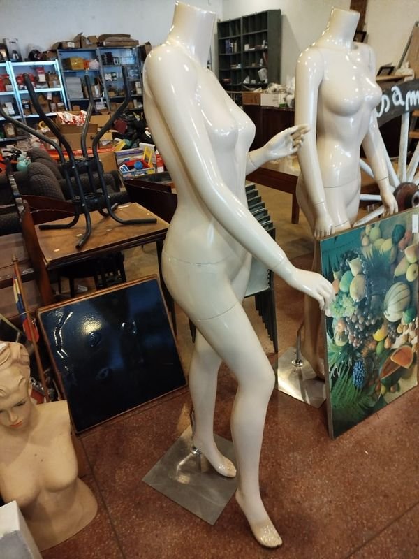 Maniquí de plástico blanco - imagen 2