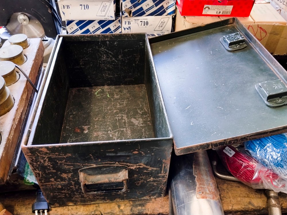 Caja de Herramientas Metálica con Doble Cerradura y Llaves