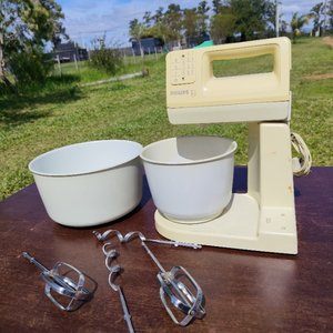 Lote siguiente: Batidora Eléctrica Philips Usada con Accesorios