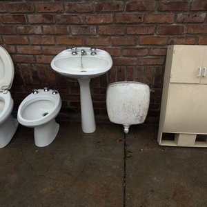 Conjunto de Baño Completo: Inodoro, Bidet y Lavamanos con Grifería - imagen 4
