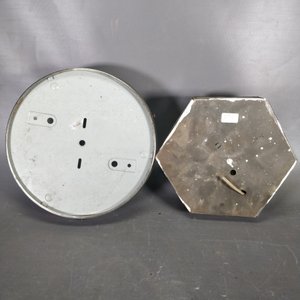 Dos Plafones de Bronce y Vidrio: Hexagonal con Vidrios Fisurados y Redondo Tallado - imagen 5