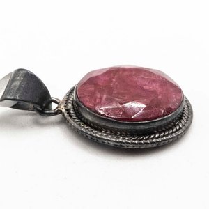Dije de Plata con Raíz de Rubí Facetado - imagen 2