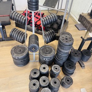 Lote anterior: Discos de Pesas de Hierro y Plástico con Soporte