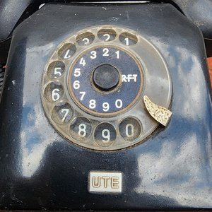 Teléfono Antiguo UTE RFT Negro de Alemania DDR - imagen 2