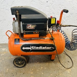 Lote #050 – Comprensor de aire Gladiator 2HP - imagen 3