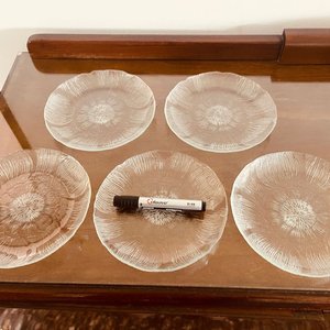 Set de Vajilla de Vidrio Transparente con Diseño Floral: Bowl y Platillos - imagen 4