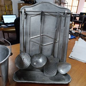 Juego de Utensilios de Cocina y Hielera de Aluminio "Santa Julia" - imagen 2