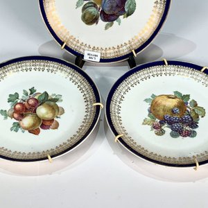 Tres Platos de Porcelana Alemana Beyer & Bock con Frutas y Guarda Azul - imagen 2