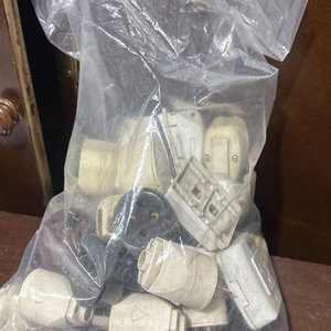 Lote siguiente: Lote de Enchufes Eléctricos Varios