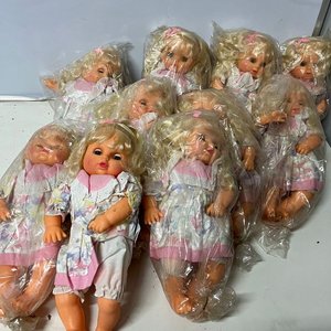 Lote anterior: Lote de 24 Muñecas Rubias con Ropita Estampada